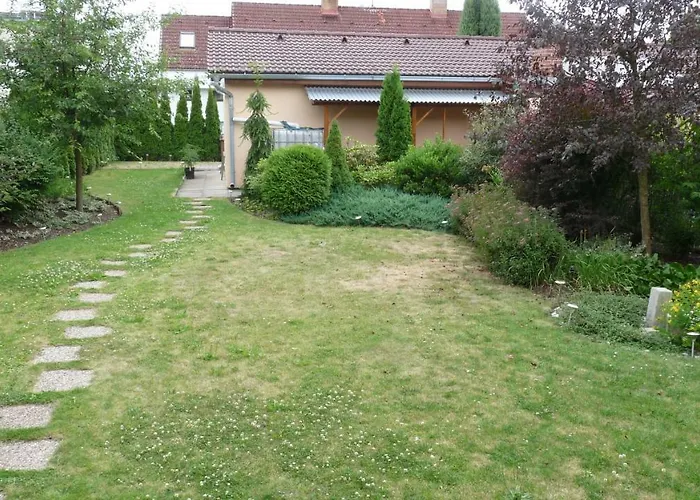 Dum V Mnichove Hradisti Se Zahradou 홈스테이 Mnichovo Hradiště